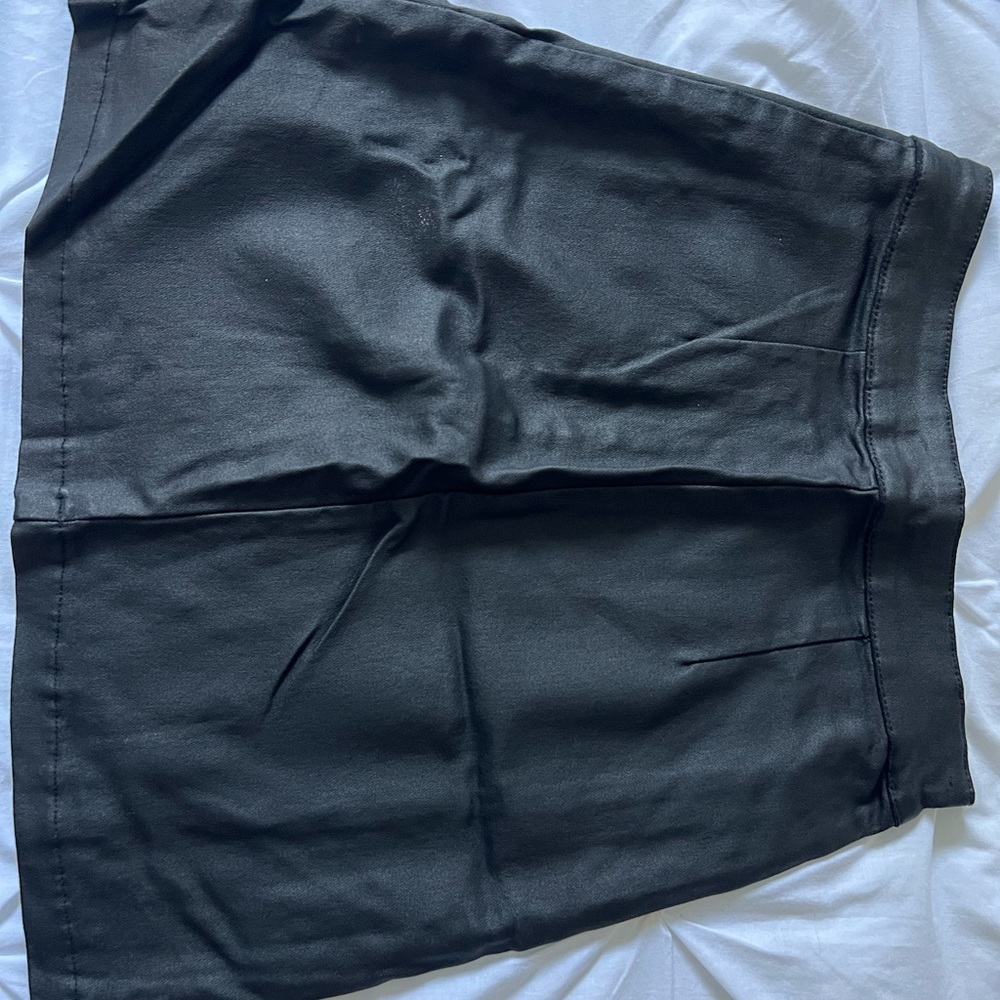 Two mini skirts - Picture 2 of 8